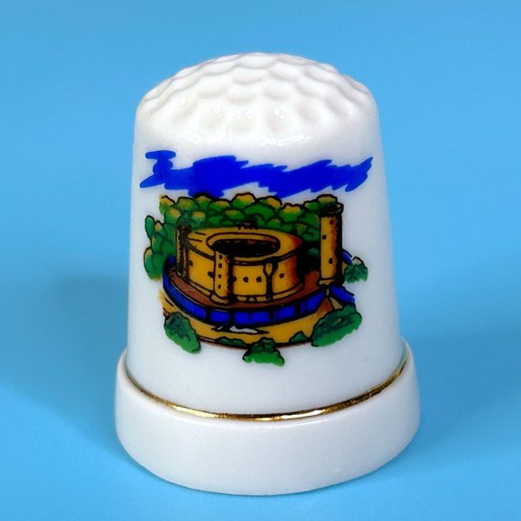 VERY RARE Vintage Bellver Castle Mallorca (Majorca) Spain Porcelain Thimble‎ - Picture 1 of 5